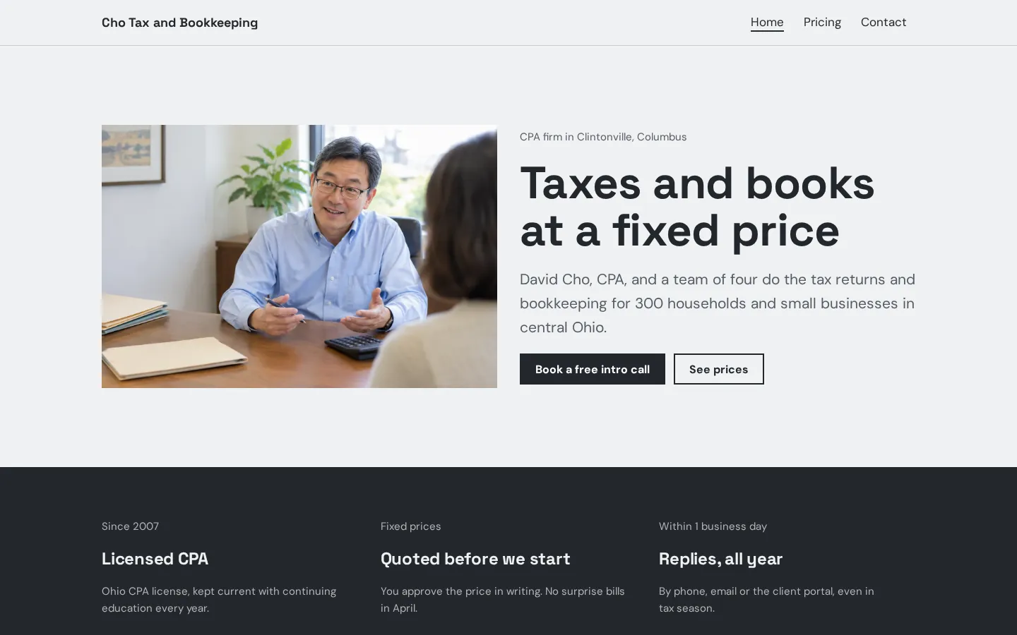 The accountant website template on a desktop screen